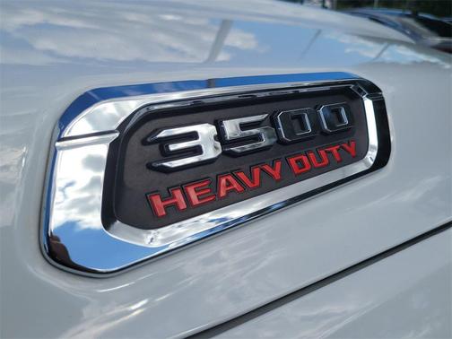 2022 RAM 3500 Laramie Crew Cab 4x4 8' Box