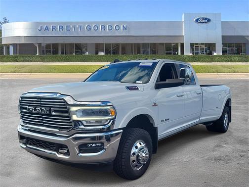 2022 RAM 3500 Laramie Crew Cab 4x4 8' Box