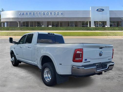 2022 RAM 3500 Laramie Crew Cab 4x4 8' Box