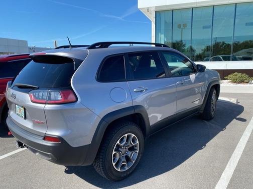 2022 Jeep Cherokee Trailhawk