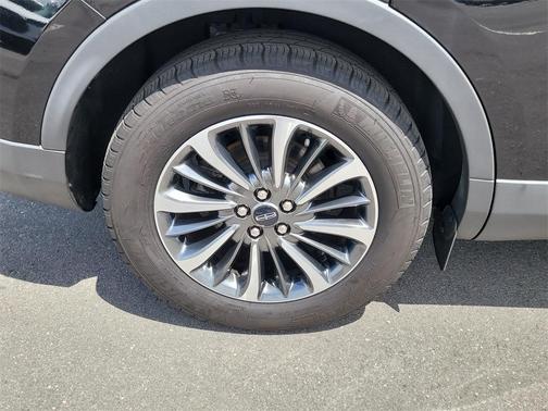 2023 Lincoln Nautilus Standard