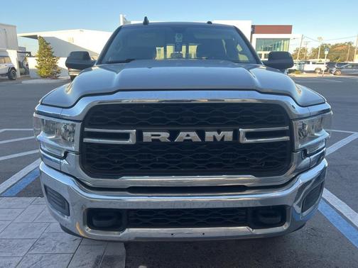 2019 RAM 2500 Tradesman Crew Cab 4x4 6'4' Box
