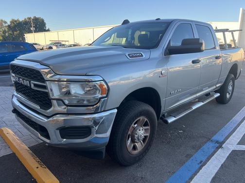 2019 RAM 2500 Tradesman Crew Cab 4x4 6'4' Box