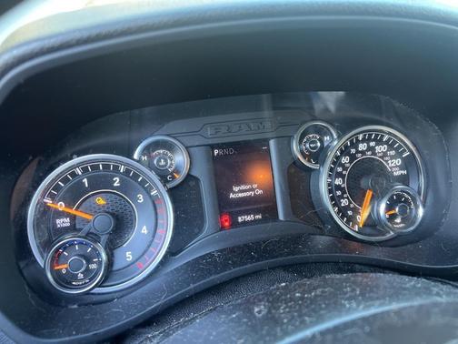 2019 RAM 2500 Tradesman Crew Cab 4x4 6'4' Box