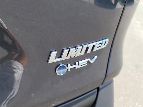 2025 Toyota RAV4 Hybrid SE