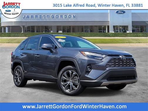 2025 Toyota RAV4 Hybrid SE