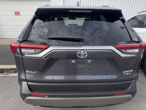 2025 Toyota RAV4 Hybrid SE