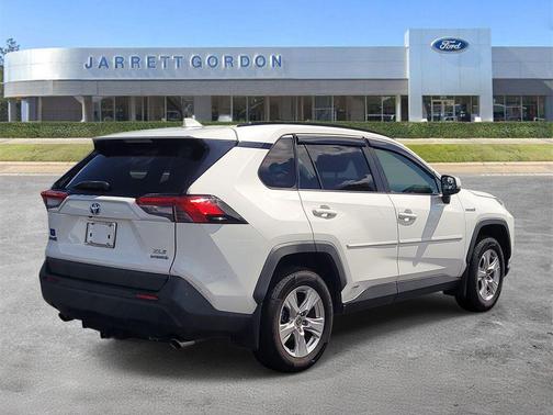 Super White 2019 Toyota RAV4 Hybrid XLE