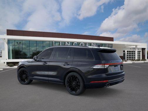 Infinite Black Metallic Clearcoat 2026 Lincoln Aviator Reserve