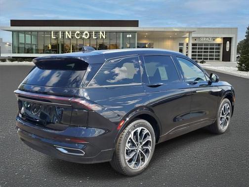 2025 Lincoln Nautilus Reserve