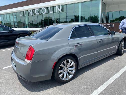 Ceramic Grey Clearcoat 2018 Chrysler 300 Touring