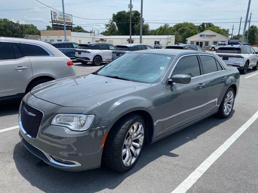 Ceramic Grey Clearcoat 2018 Chrysler 300 Touring