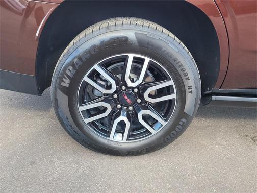 2023 GMC Yukon 4WD AT4