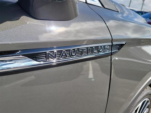 2022 Lincoln Nautilus Black Label