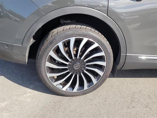 2022 Lincoln Nautilus Black Label