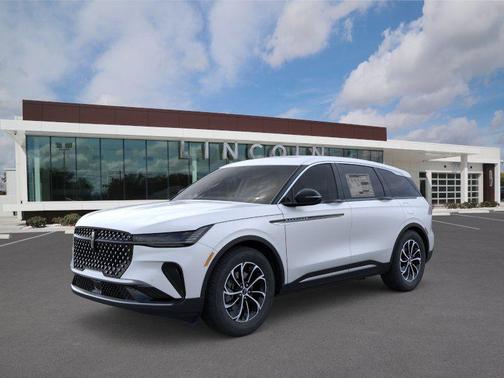 White Platinum Metallic Tri-Coat 2026 Lincoln Nautilus Premiere