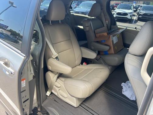 2015 Toyota Sienna XLE