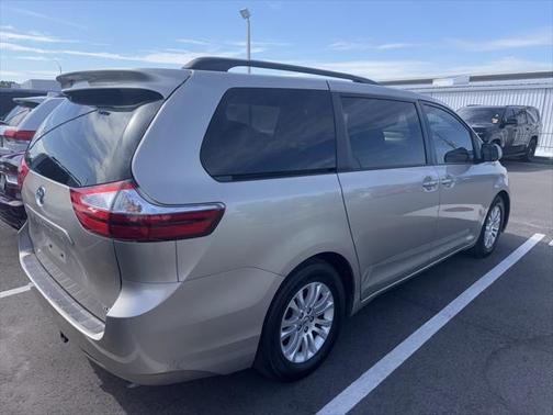 2015 Toyota Sienna XLE