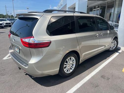 2015 Toyota Sienna XLE