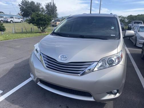 2015 Toyota Sienna XLE