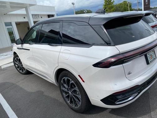 2024 Lincoln Nautilus Reserve