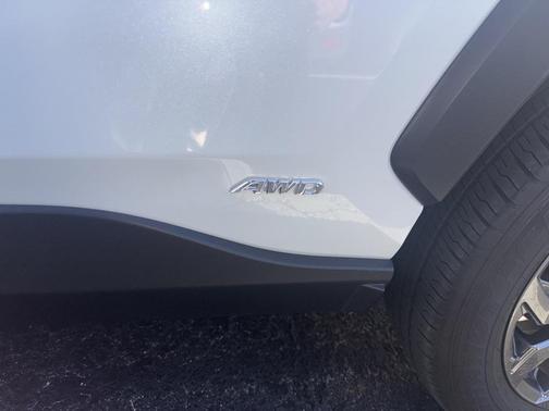 2025 Toyota RAV4 Hybrid XLE Premium