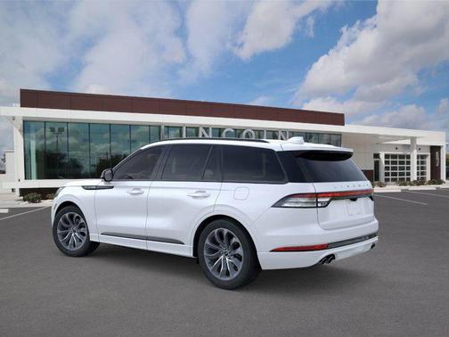 Pristine White Metallic Tri-Coat 2026 Lincoln Aviator Premiere