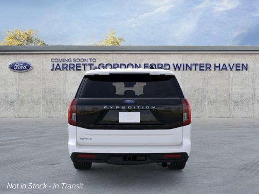 Star White Metallic Tri-Coat 2026 Ford Expedition Active