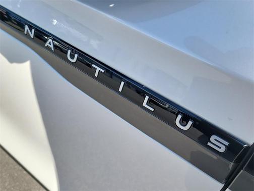 2025 Lincoln Nautilus Reserve