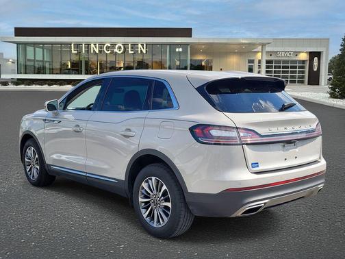 Ceramic Pearl Metallic Tinted Clearcoat 2023 Lincoln Nautilus Standard