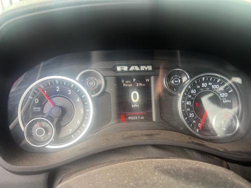 2022 RAM 2500 Tradesman Crew Cab 4x4 6'4' Box