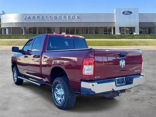 2022 RAM 2500 Tradesman Crew Cab 4x4 6'4' Box