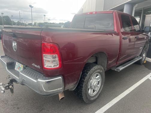 2022 RAM 2500 Tradesman Crew Cab 4x4 6'4' Box