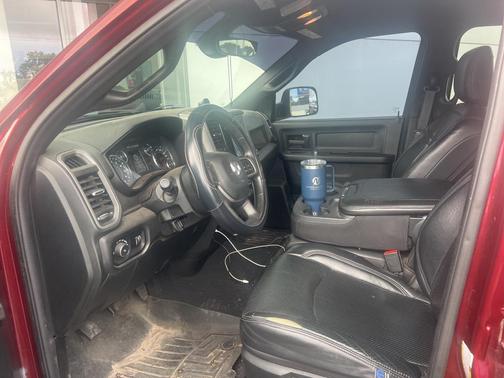 2022 RAM 2500 Tradesman Crew Cab 4x4 6'4' Box