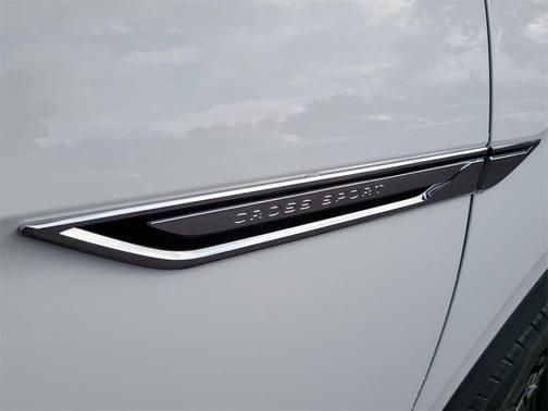 2023 Volkswagen Atlas Cross Sport 2.0T SE w/Technology