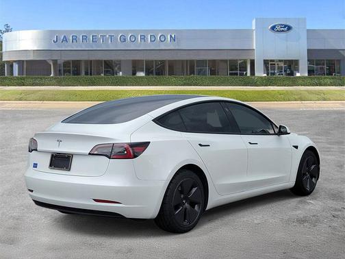 Pearl White Multi-Coat 2023 Tesla Model 3 Standard Range