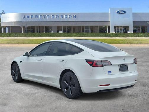 Pearl White Multi-Coat 2023 Tesla Model 3 Standard Range