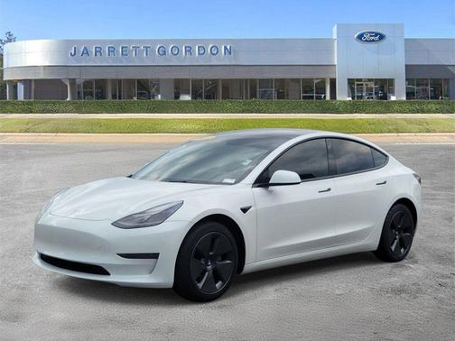 Pearl White Multi-Coat 2023 Tesla Model 3 Standard Range