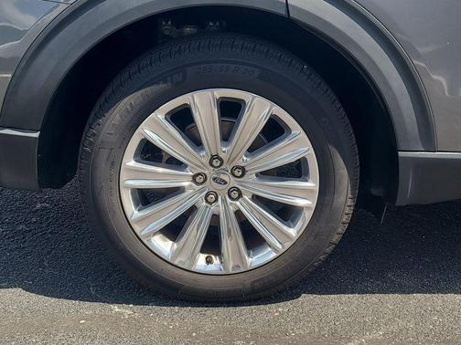 Carbonized Gray Metallic 2021 Ford Explorer Limited