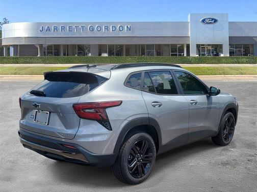 Sterling Gray Metallic 2024 Chevrolet Trax FWD ACTIV