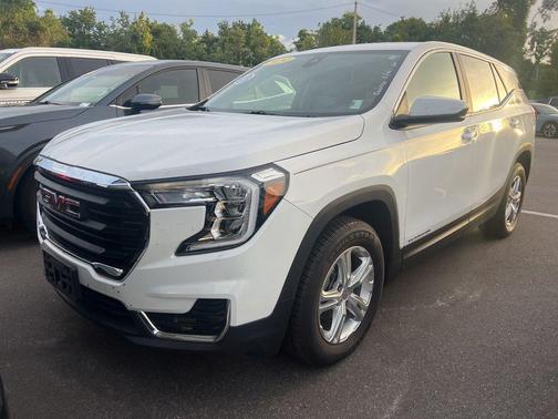Summit White 2024 GMC Terrain SLE