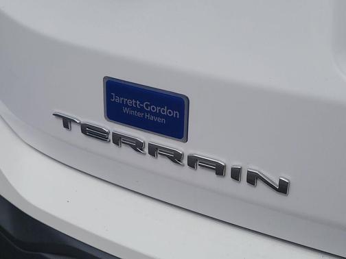 Summit White 2024 GMC Terrain SLE