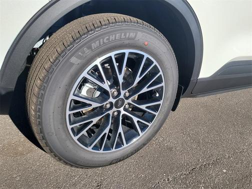 2026 Ford Escape PHEV SE