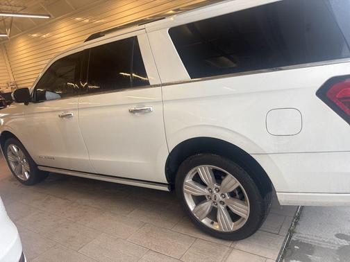 Star White Metallic Tri-Coat 2024 Ford Expedition Max Platinum