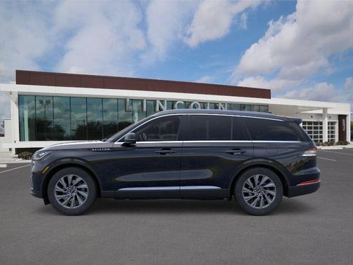 Infinite Black Metallic Clearcoat 2026 Lincoln Aviator Premiere