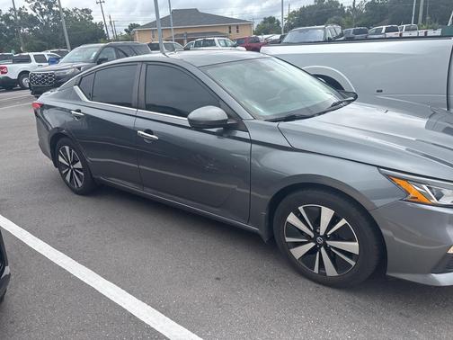 2021 Nissan Altima 2.5 SV