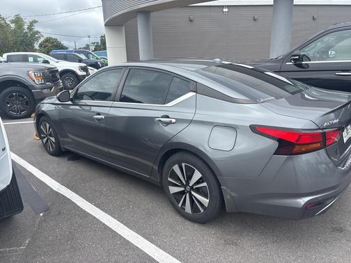 2021 Nissan Altima 2.5 SV