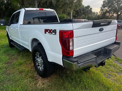 Oxford White 2022 Ford F-350 Lariat
