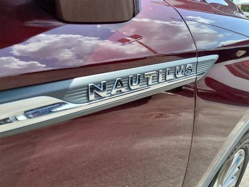 2020 Lincoln Nautilus Standard