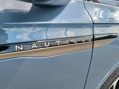 2025 Lincoln Nautilus Black Label